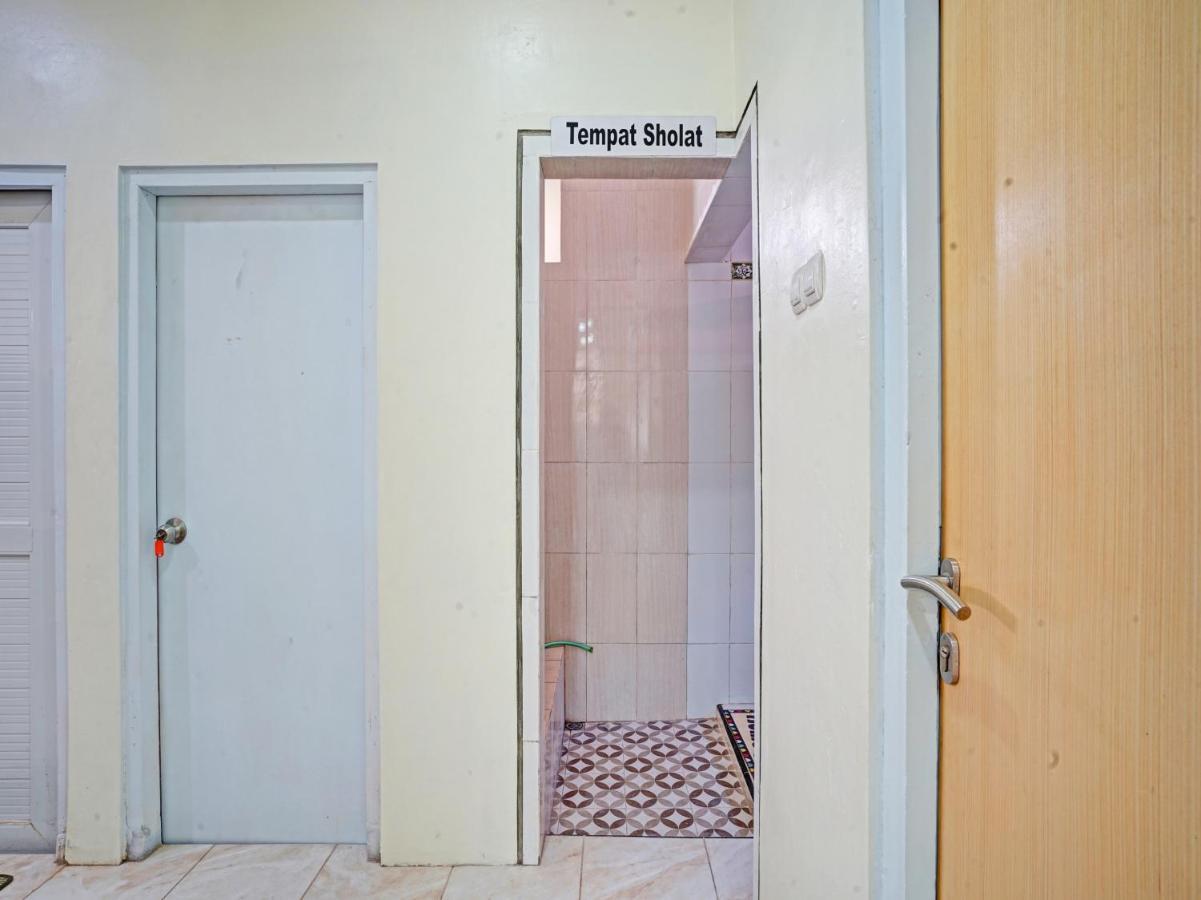 Oyo 90804 Oma Uti Homestay Syariah Jogyakarta Zewnętrze zdjęcie